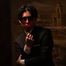 聆聽 Camino the funk、觀看音樂影片、閱讀小傳、查看巡演日期等！
