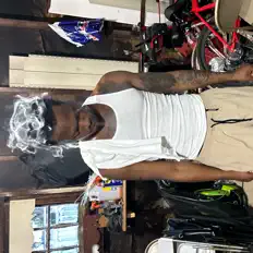 Listen to NUNA BUG, watch music videos, read bio, see tour dates & more!