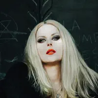 Ouça undefined, assista a videoclipes, leia a biografia, veja as datas das turnês e mais!