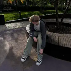 Poslechněte si interpreta Garten, sledujte hudební videa, přečtěte si životopis, podívejte se na data turné a další informace.