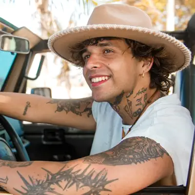 Listen to AnReis, watch music videos, read bio, see tour dates & more!