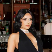 undefined सुनें, म्यूज़िक वीडियो देखें, बायो पढ़ें, दौरे की तारीखें और बहुत कुछ देखें!