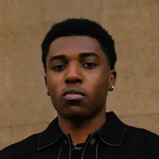 Zono सुनें, म्यूज़िक वीडियो देखें, बायो पढ़ें, दौरे की तारीखें और बहुत कुछ देखें!