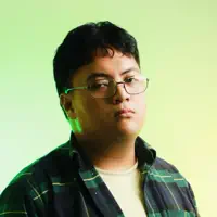 Ascolta undefined, guarda video musicali, leggi la biografia, vedi le date del tour & altro!