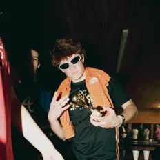 收听 lil cooney、观看音乐视频、阅读小传、查看巡演日期等 ！