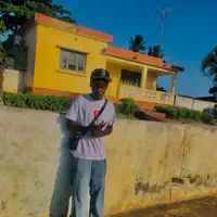 Escucha a undefined, mira vídeos musicales, lee la biografía, consulta fechas de giras y mucho más.