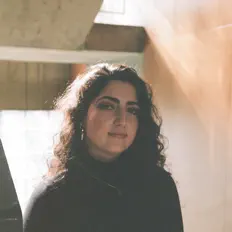 Ακούστε περιεχόμενο από Faybee, παρακολουθήστε μουσικά βίντεο, διαβάστε το βιογραφικό, δείτε ημερομηνίες περιοδείας, και πολλά ακόμη!