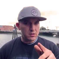 Hör dir undefined an, schau dir Musikvideos an, lies die Biografie, finde Tourdaten und mehr!