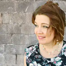 Poslechněte si interpreta Päivi Puurtinen, sledujte hudební videa, přečtěte si životopis, podívejte se na data turné a další informace.