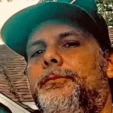 Paris Zax सुनें, म्यूज़िक वीडियो देखें, बायो पढ़ें, दौरे की तारीखें और बहुत कुछ देखें!