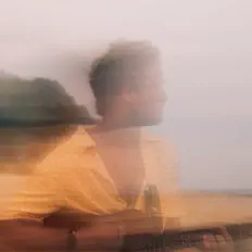 Ouve Waves Rush In, vê vídeos de música, lê a biografia, vê as datas da digressão e muito mais!