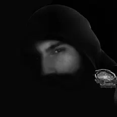 Pernaを聴いたり、ミュージックビデオを鑑賞したり、経歴やツアー日程などを確認したりしましょう！