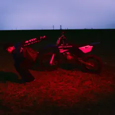 收听 28、观看音乐视频、阅读小传、查看巡演日期等 ！