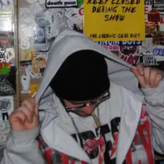 Posłuchaj wykonawcy NoNameJames, obejrzyj teledyski, przeczytaj biografię, zobacz daty tras koncertowych i nie tylko!