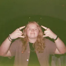 Kaylo dinle, müzik videolarını izle, biyografisini oku, tur tarihlerini ve daha fazlasını gör!