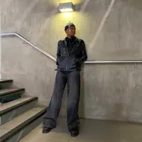 undefinedを聴いたり、ミュージックビデオを鑑賞したり、経歴やツアー日程などを確認したりしましょう！