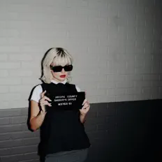 Escucha a Maeby, mira vídeos musicales, lee la biografía, consulta fechas de giras y mucho más.