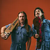 Ascolta undefined, guarda video musicali, leggi la biografia, vedi le date del tour & altro!