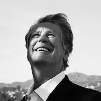 Posłuchaj wykonawcy undefined, obejrzyj teledyski, przeczytaj biografię, zobacz daty tras koncertowych i nie tylko!