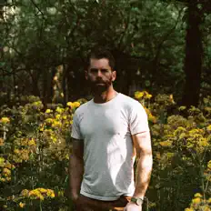 聆聽 Ry Cox、觀看音樂影片、閱讀小傳、查看巡演日期等！