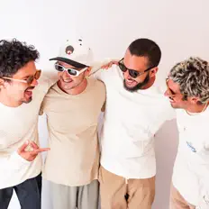 聆聽 Unidade Nova Praia、觀看音樂影片、閱讀小傳、查看巡演日期等！