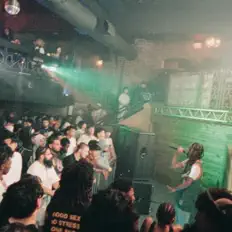 收听 SF Shuttlesworth、观看音乐视频、阅读小传、查看巡演日期等 ！