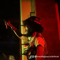 undefined을(를) 듣고, 뮤직 비디오를 보고, 약력을 읽고, 투어 일정 등을 확인하세요!