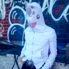 kimj dinle, müzik videolarını izle, biyografisini oku, tur tarihlerini ve daha fazlasını gör!