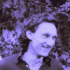 Woo: песни, клипы, биография, даты выступлений и многое другое.