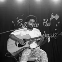 Ascolta undefined, guarda video musicali, leggi la biografia, vedi le date del tour & altro!