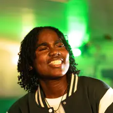 Listen to Jeif Annie, watch music videos, read bio, see tour dates & more!