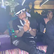 free$ सुनें, म्यूज़िक वीडियो देखें, बायो पढ़ें, दौरे की तारीखें और बहुत कुछ देखें!