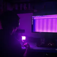 Escucha a AJ Kurano, mira videos musicales, lee su biografía, consulta las fechas de las gira y más.