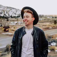 收听 undefined、观看音乐视频、阅读小传、查看巡演日期等 ！