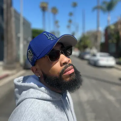 Listen to Pierce Elliott, watch music videos, read bio, see tour dates & more!