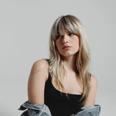 Laura Ferréを聴いたり、ミュージックビデオを鑑賞したり、経歴やツアー日程などを確認したりしましょう！