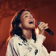 Listen to Julia Vitória, watch music videos, read bio, see tour dates & more!