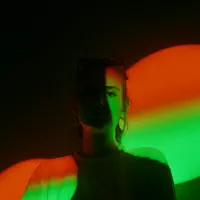 Écoutez undefined, regardez des vidéoclips, lisez la biographie, consultez les dates de tournée et plus encore !