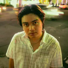 Escucha a kennièl, mira videos musicales, lee su biografía, consulta las fechas de las gira y más.