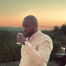 Ouve Liam L Joseph, vê vídeos de música, lê a biografia, vê as datas da digressão e muito mais!