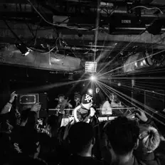 收听 Wa-Ddo、观看音乐视频、阅读小传、查看巡演日期等 ！