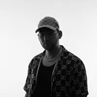 收听 undefined、观看音乐视频、阅读小传、查看巡演日期等 ！