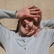 Sydney Brayを聴いたり、ミュージックビデオを鑑賞したり、経歴やツアー日程などを確認したりしましょう！