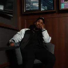 收听 Strlyng、观看音乐视频、阅读小传、查看巡演日期等 ！