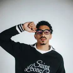 收听 Ari、观看音乐视频、阅读小传、查看巡演日期等 ！