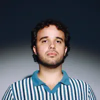 Ascolta undefined, guarda video musicali, leggi la biografia, vedi le date del tour & altro!