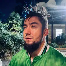 聆聽 VABANKNOT、觀看音樂影片、閱讀小傳、查看巡演日期等！