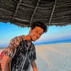 聆聽 OMKAR、觀看音樂影片、閱讀小傳、查看巡演日期等！