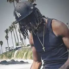 Dengarkan Eskro, tonton video musik, baca bio, lihat tanggal tur & lainnya!