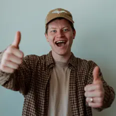 Ouve Owen Jensen, vê vídeos de música, lê a biografia, vê as datas da digressão e muito mais!